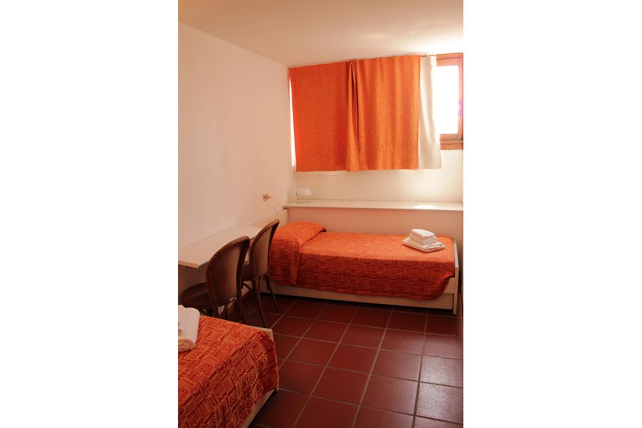 Residence Portolaconia Appartamenti Cannigione Chambre photo